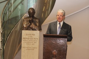 Habsburg-Lotharingiai Mihály, a  Mindszenty alapítvány elnöke